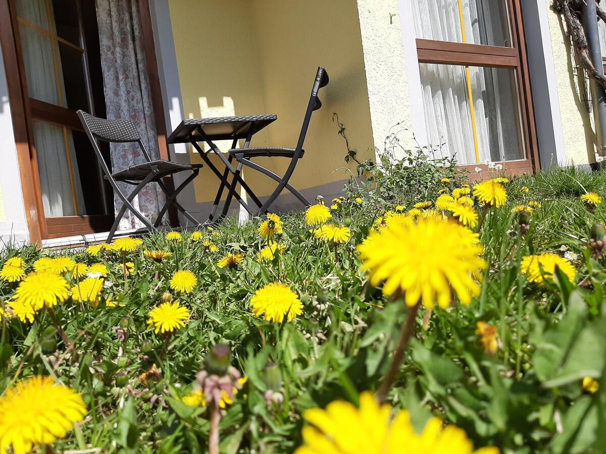 Hotel Landgasthof Frankenstern Goessweinstein Exterior foto